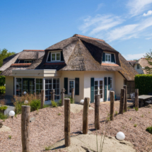 zeeland-huis-aan-zee-achteraanzicht Strandvilla