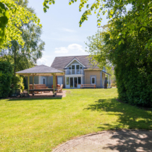 zeelandhuisaanzee-strandlaan19-12 personen-5 slaapkamers-grote tuin-loungebanken-haardkachel